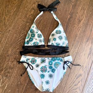 NWOT Guess geometric boho bikini
